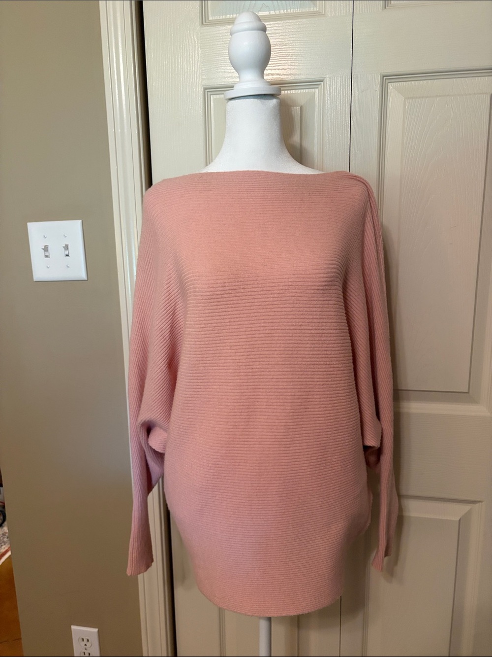 Women's Ribbed Boatneck Sweater - Dusty Pink